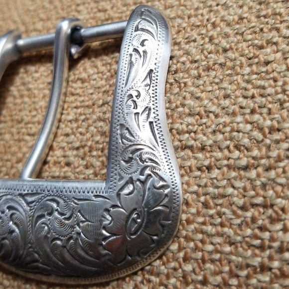 Silver Floral Engraved Beautiful Belt Buckle - Picture 3 of 7